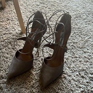 Steve Madden suede tie up pumps. Never worn